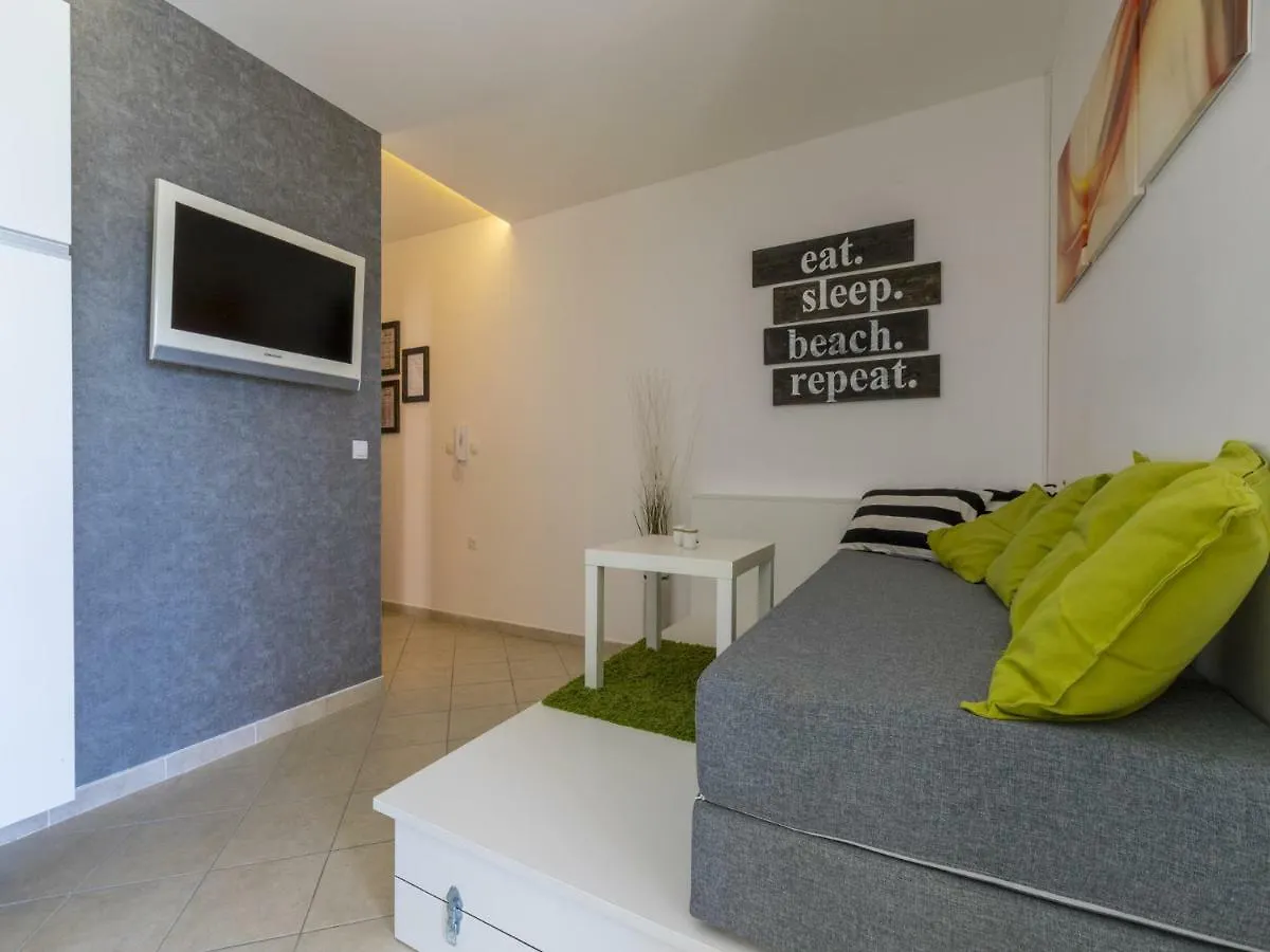Apartment Color Green Dramalj