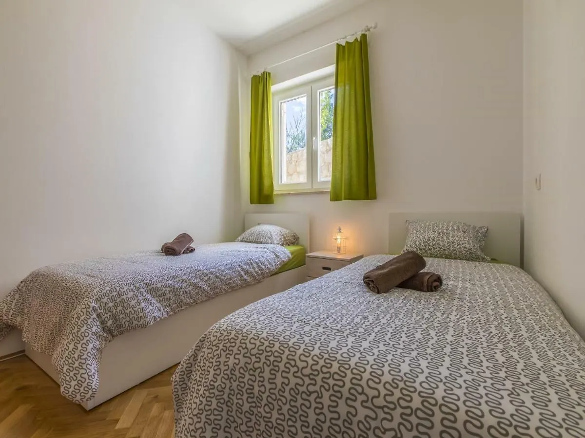 Apartment Color Green  Dramalj